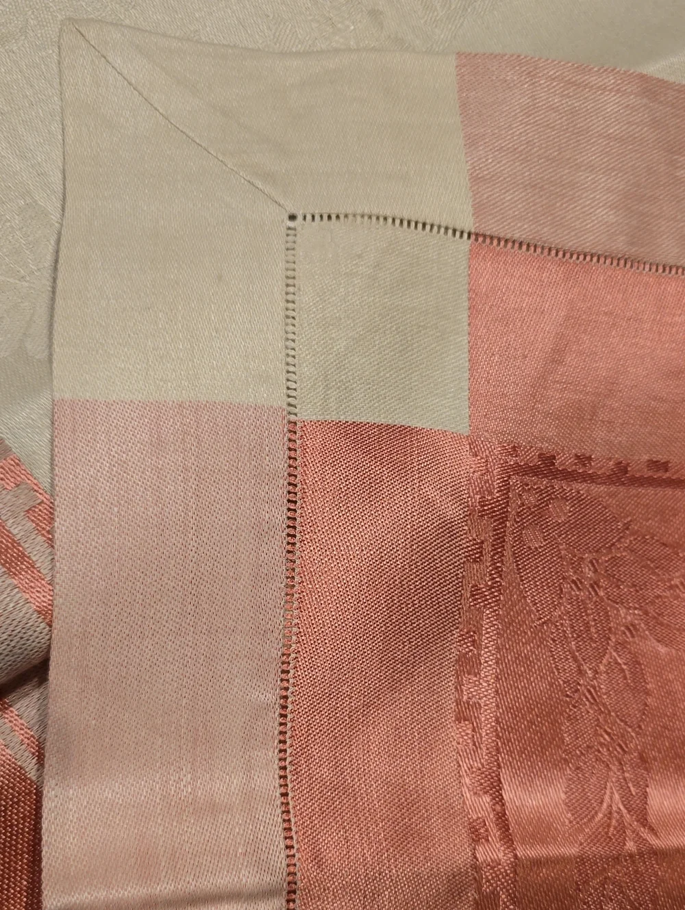 Cream and Coral Border Table Linen Set, 55